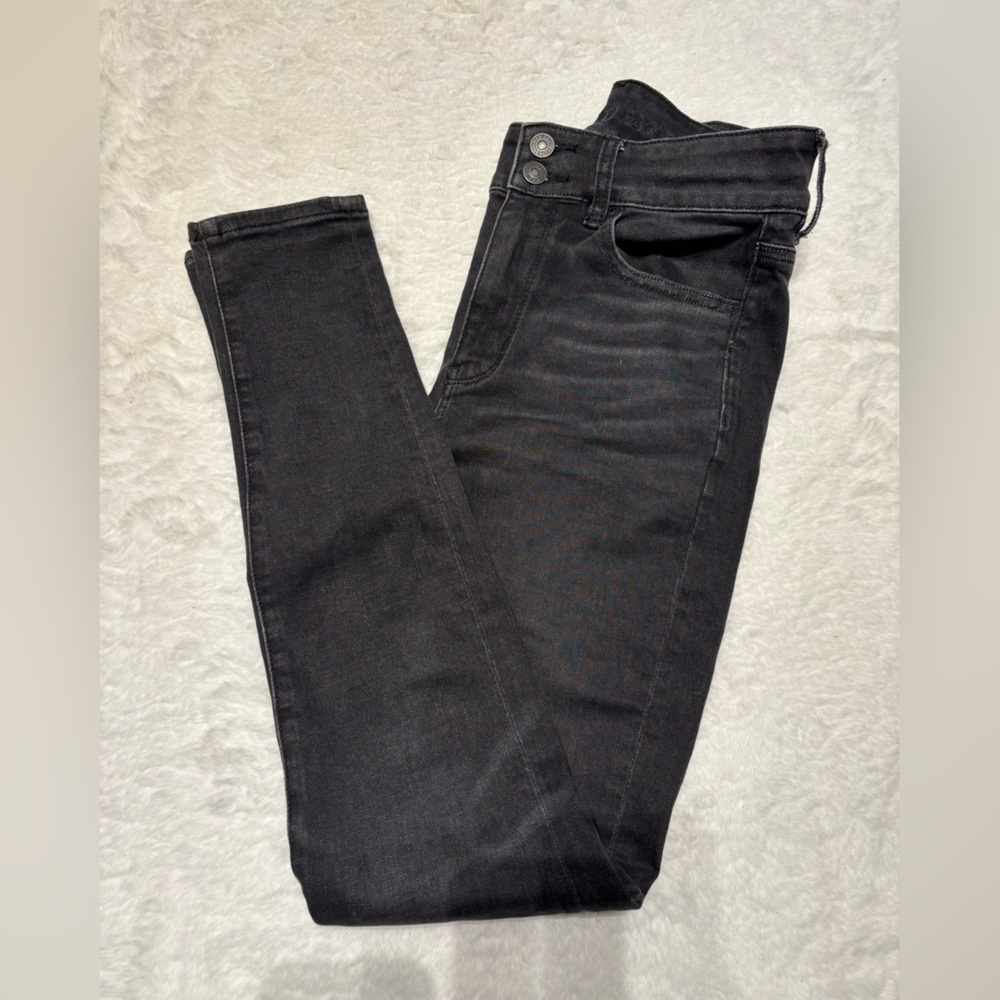 AEO Black Wash Super Hi-Rise Jegging
